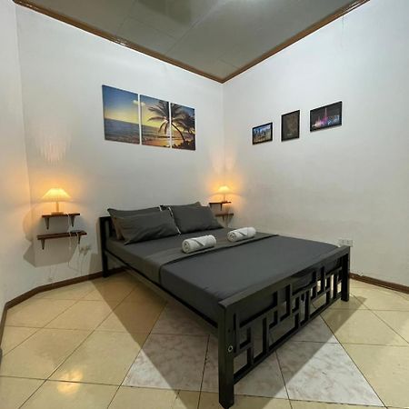 Ohlala Hostel Moalboal Buitenkant foto