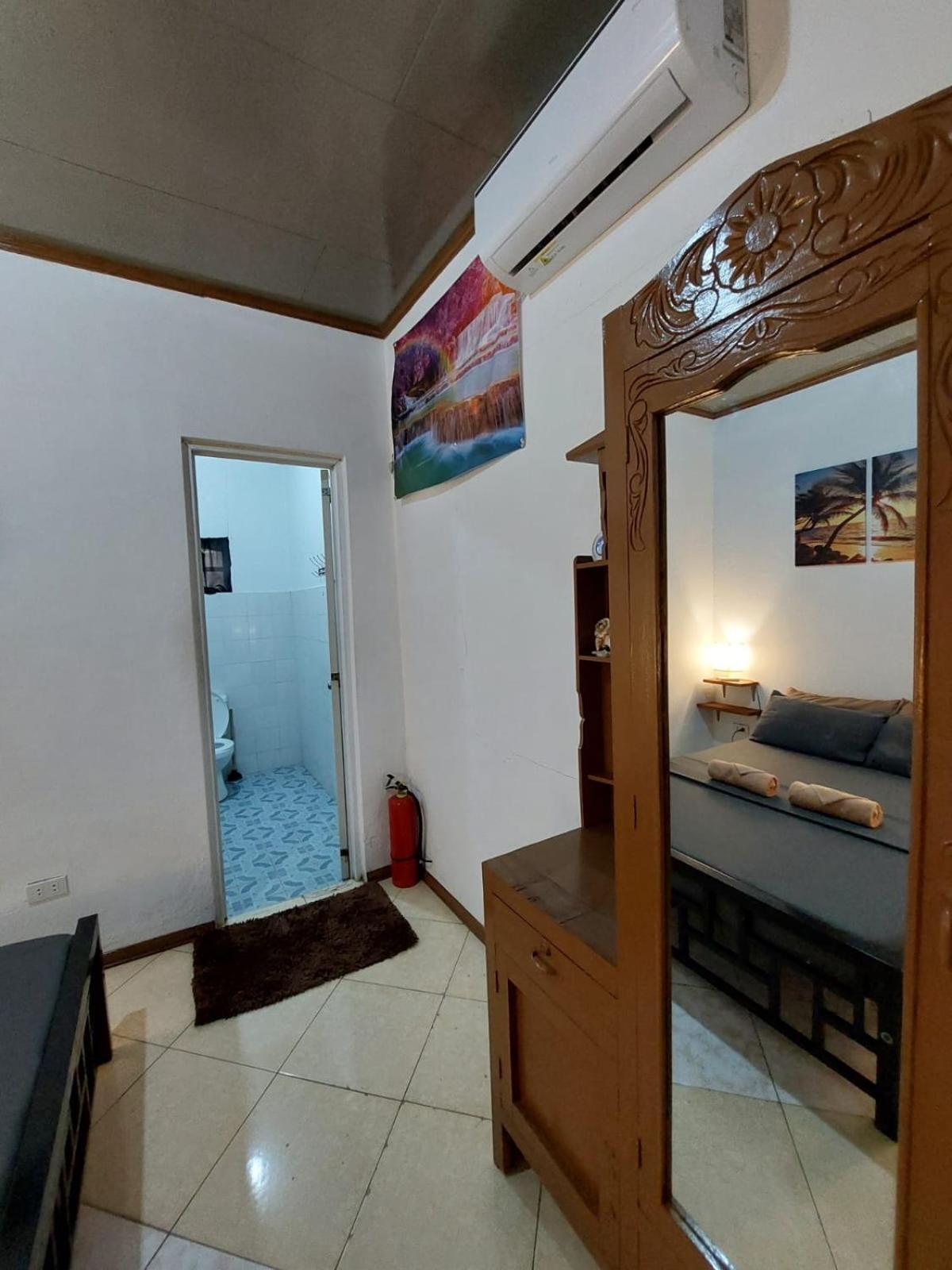 Ohlala Hostel Moalboal Buitenkant foto