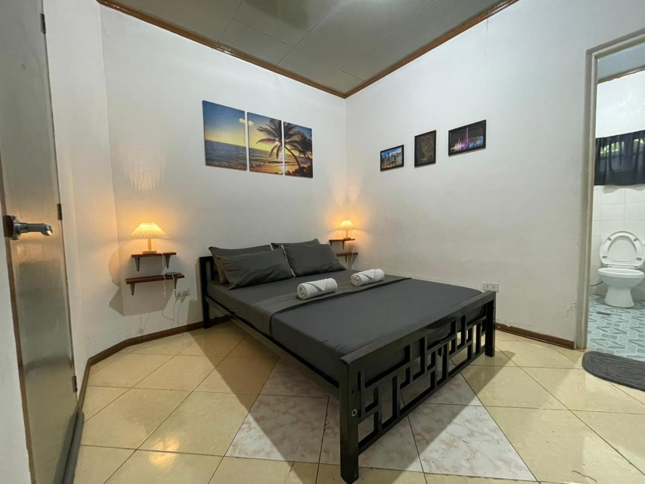 Ohlala Hostel Moalboal Buitenkant foto